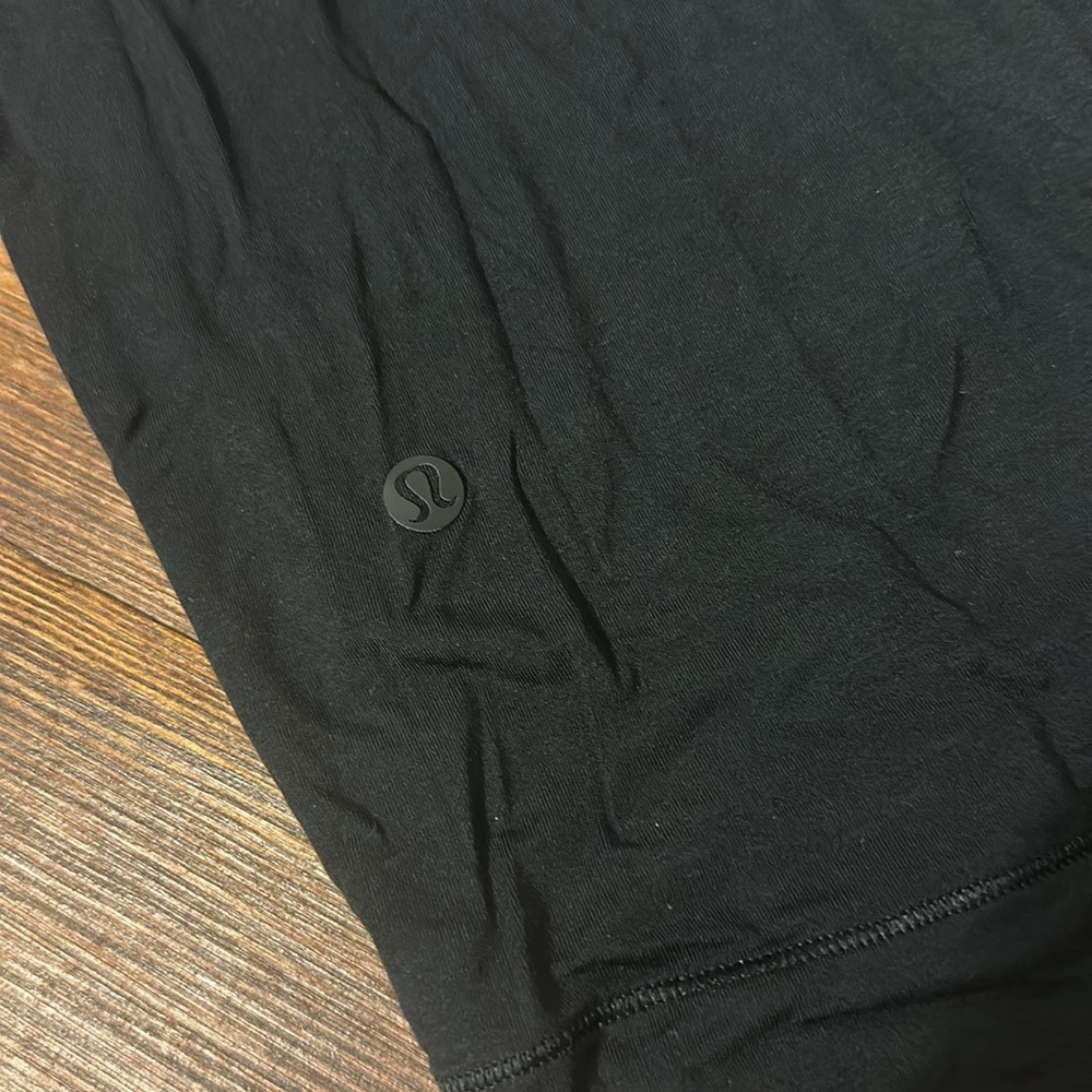 Lululemon long sleeve - Picture 3 of 6